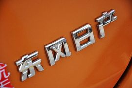 2010款东风日产玛驰1.5L自动易智版
