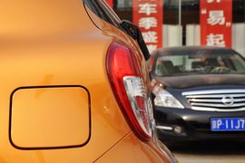 2010款东风日产玛驰1.5L自动易智版