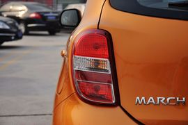 2010款东风日产玛驰1.5L自动易智版