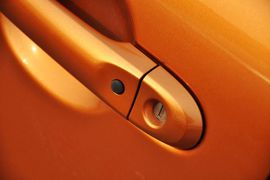 2010款东风日产玛驰1.5L自动易智版