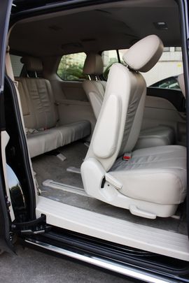 2011款一汽马自达Mazda8