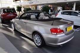 2011款宝马120i敞篷版