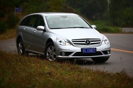 2008款奔驰R300试驾