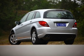 2008款奔驰R300试驾