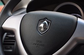 2010款长安CX20橙色1.3L手动运动版到店实拍