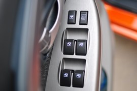 2010款长安CX20橙色1.3L手动运动版到店实拍