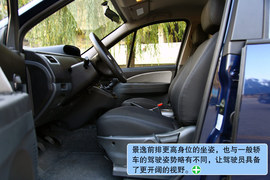 东风风行景逸对比日产骊威测试实拍