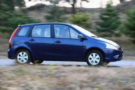 东风风行景逸对比日产骊威测试实拍