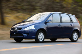 东风风行景逸对比日产骊威测试实拍