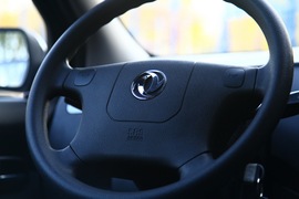 东风风行景逸对比日产骊威测试实拍