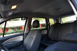 东风风行景逸对比日产骊威测试实拍