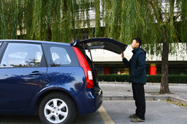 东风风行景逸对比日产骊威测试实拍