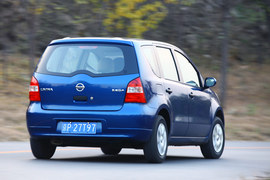 东风风行景逸对比日产骊威测试实拍