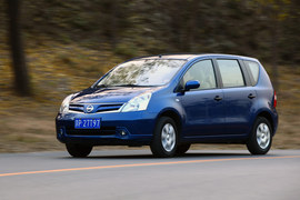 东风风行景逸对比日产骊威测试实拍