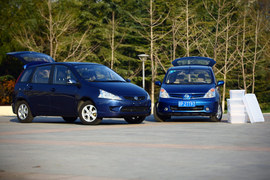 东风风行景逸对比日产骊威测试实拍