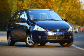 东风风行景逸对比日产骊威测试实拍