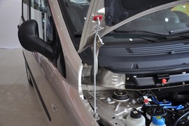 2010款众泰朗悦1.6L