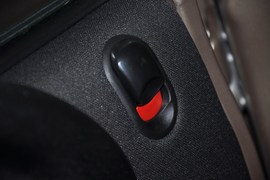 2010款众泰朗悦1.6L