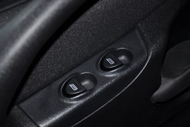 2010款众泰朗悦1.6L