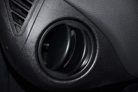 2010款众泰朗悦1.6L