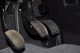 2010款众泰朗悦1.6L