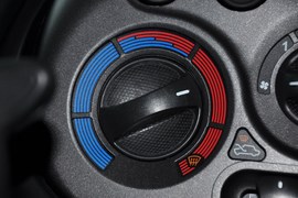 2010款众泰朗悦1.6L