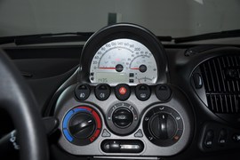 2010款众泰朗悦1.6L