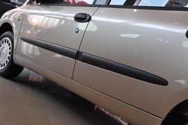 2010款众泰朗悦1.6L