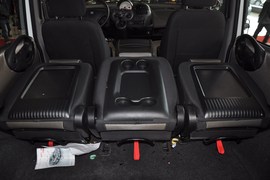 2010款众泰朗悦1.6L