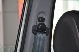 2010款众泰朗悦1.6L