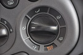 2010款众泰朗悦1.6L