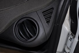 2010款众泰朗悦1.6L