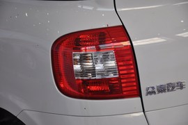 2010款众泰朗悦1.6L