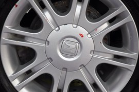 2010款众泰朗悦1.6L