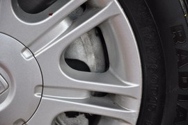 2010款众泰朗悦1.6L