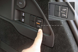 2011款大众途锐试驾