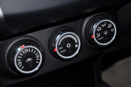 2010款三菱欧蓝德劲界2.4时尚四驱版实拍