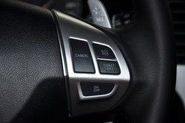 2010款三菱欧蓝德劲界2.4时尚四驱版实拍