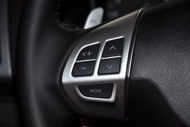 2010款三菱欧蓝德劲界2.4时尚四驱版实拍