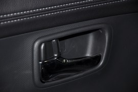 2010款三菱欧蓝德劲界2.4时尚四驱版实拍