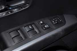 2010款三菱欧蓝德劲界2.4时尚四驱版实拍