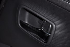 2010款三菱欧蓝德劲界2.4时尚四驱版实拍