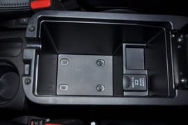 2010款三菱欧蓝德劲界2.4时尚四驱版实拍