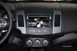 2010款三菱欧蓝德劲界2.4时尚四驱版实拍