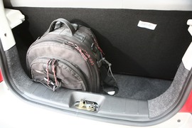 2010款江淮悦悦试驾