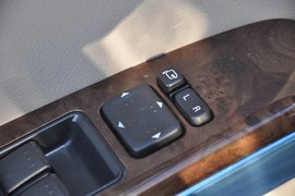2011款一汽马自达Mazda8