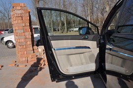 2011款一汽马自达Mazda8