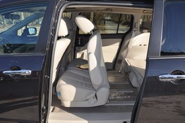 2011款一汽马自达Mazda8