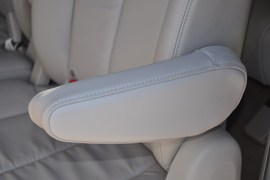 2011款一汽马自达Mazda8