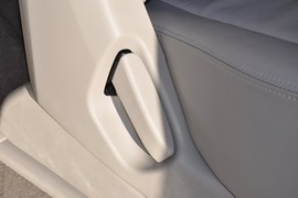 2011款一汽马自达Mazda8